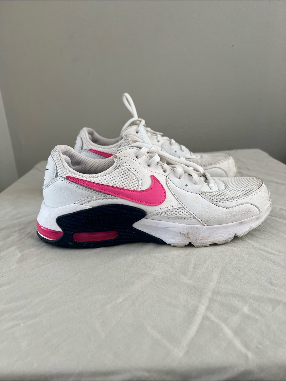 Nike Air Max Excee White Pink Navy Sneakers Size 9.5